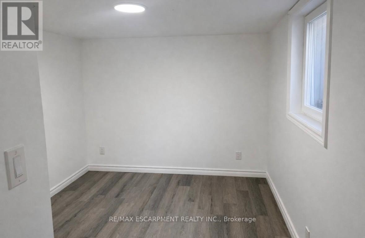 Lower - 23 Ivanhoe Road, Brantford, Ontario  N3R 6T9 - Photo 10 - X13119106