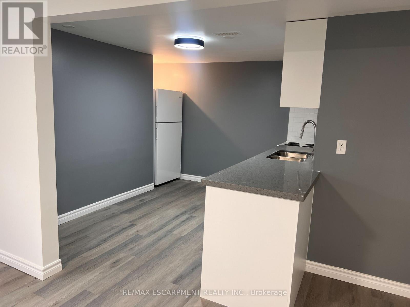 Lower - 23 Ivanhoe Road, Brantford, Ontario  N3R 6T9 - Photo 6 - X13119106