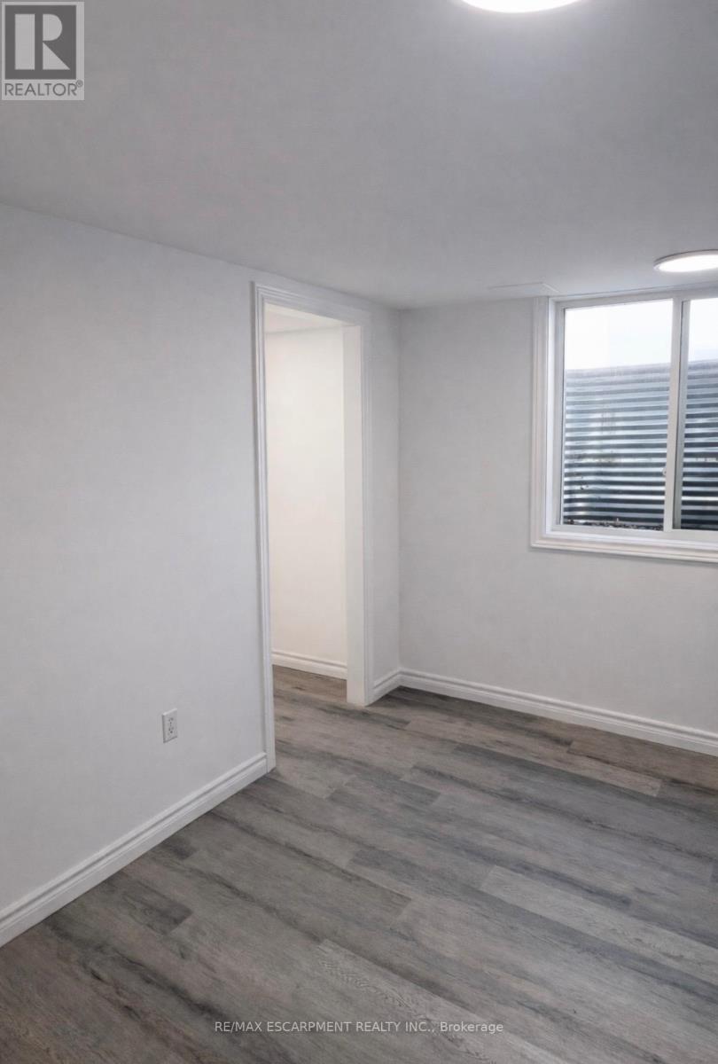 Lower - 23 Ivanhoe Road, Brantford, Ontario  N3R 6T9 - Photo 8 - X13119106