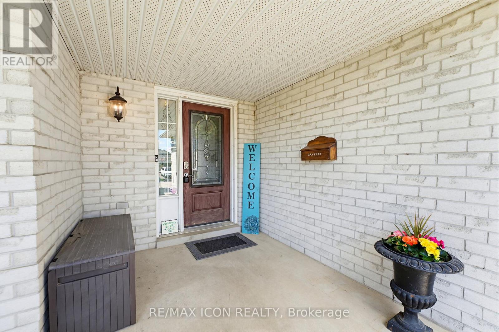 29 Watson Crescent, North Dumfries, Ontario  N0B 1E0 - Photo 3 - X13119254