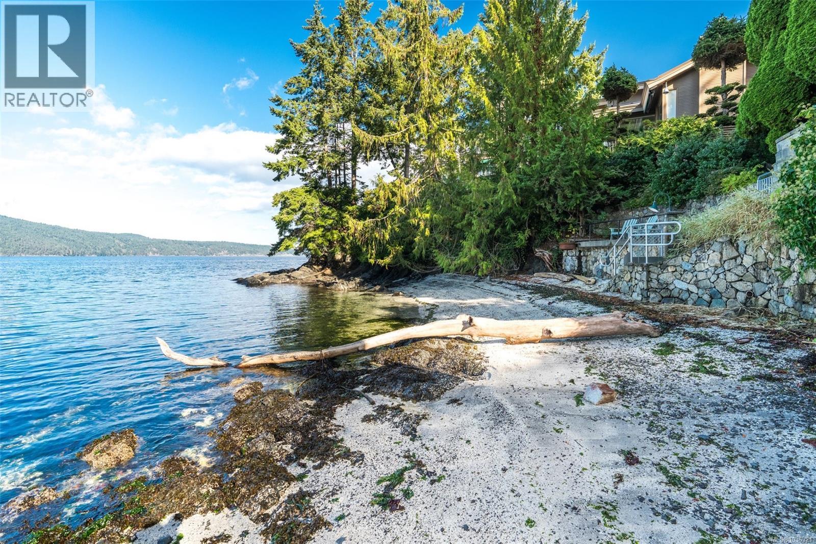 960 Lands End End, North Saanich, British Columbia  V8L 5L3 - Photo 18 - 1036321