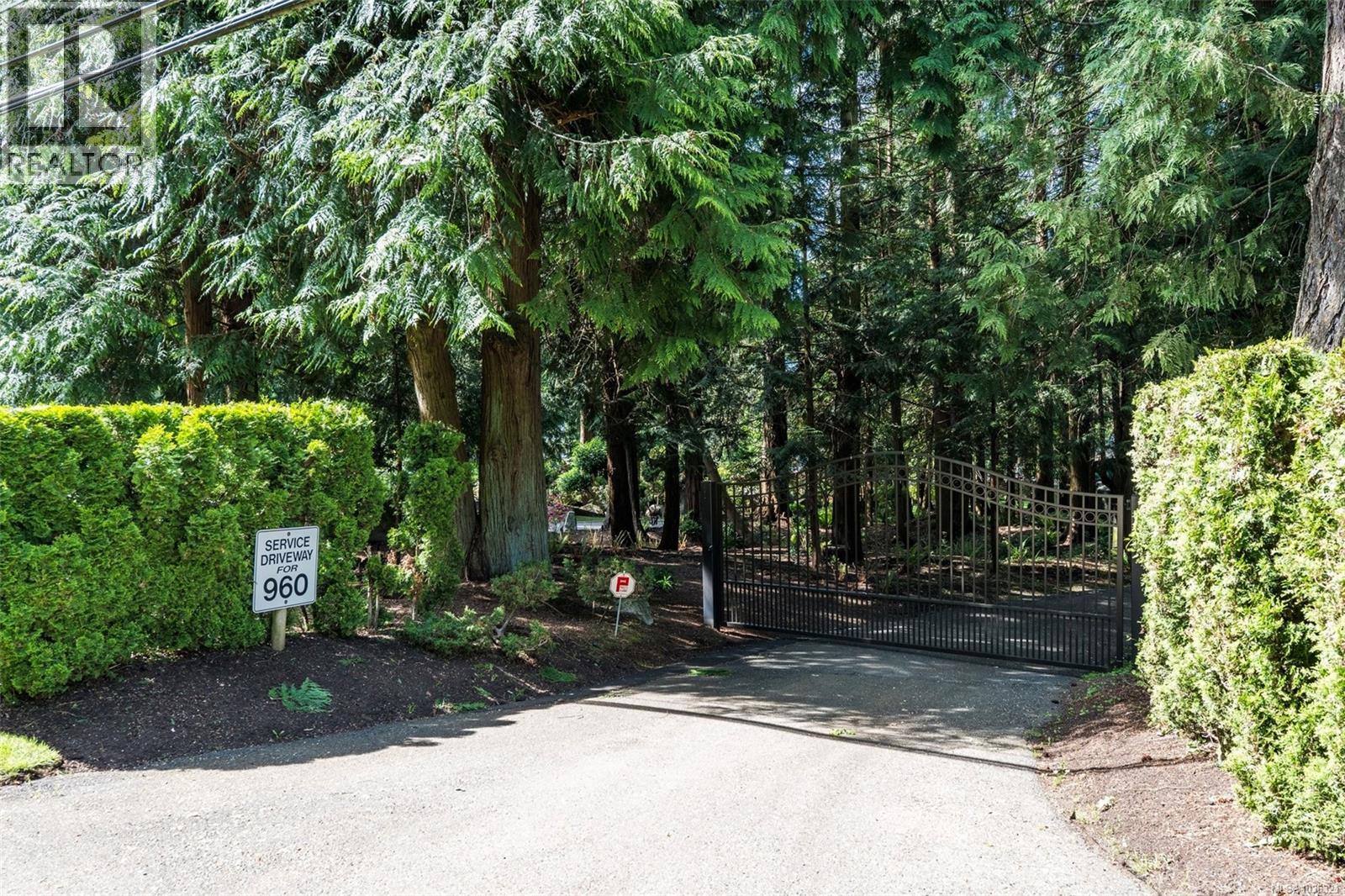 960 Lands End End, North Saanich, British Columbia  V8L 5L3 - Photo 79 - 1036321
