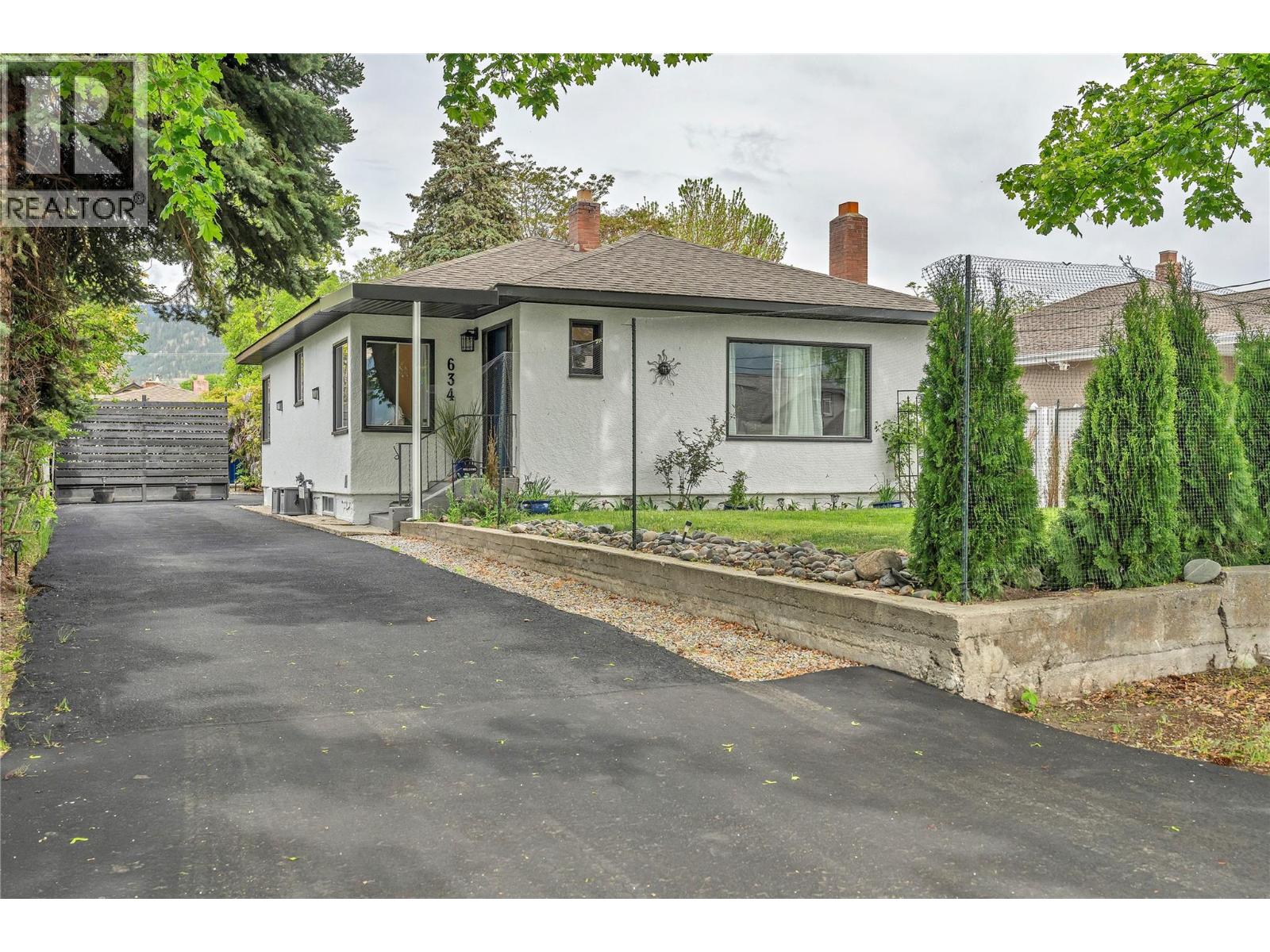 <h3>$798,000</h3><p>634 Latimer Street, Penticton, British Columbia</p>