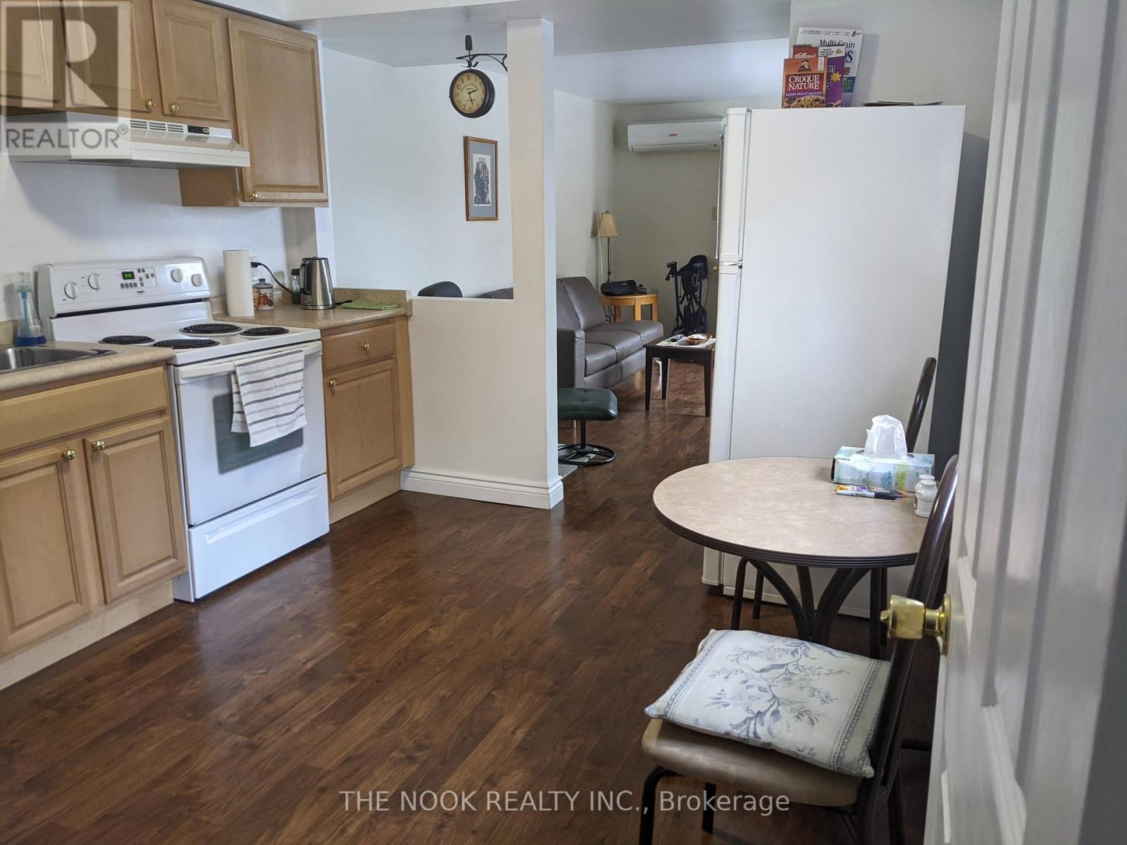 3 - 44 Lincoln Street, Ajax, Ontario L1S 6C9 - Photo 2 - E13119340