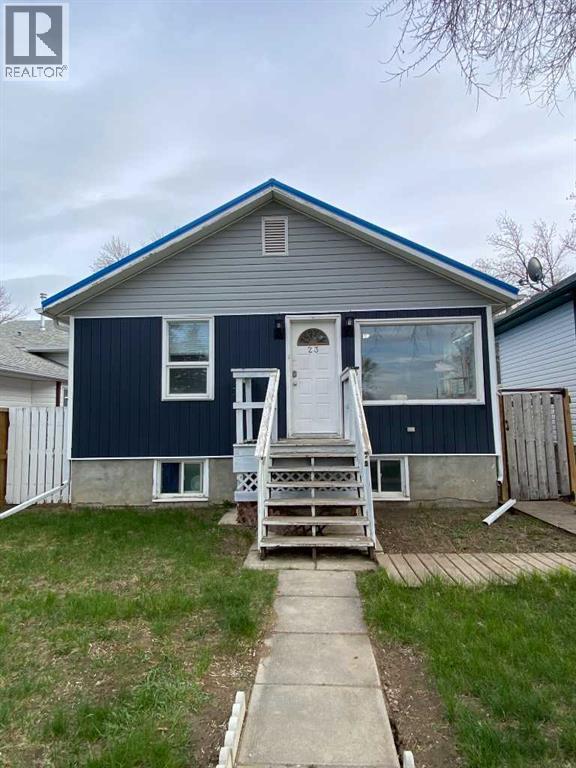 23 Pine Avenue W, Brooks, Alberta  T1A 0A1 - Photo 1 - A2309691