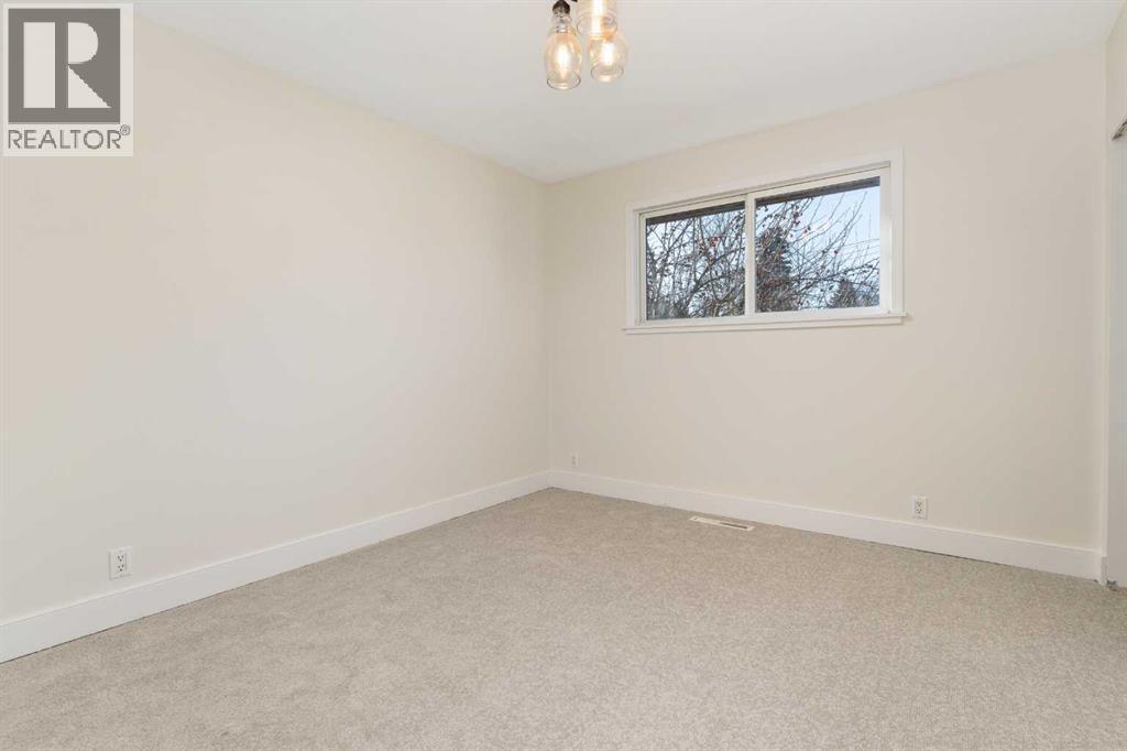 31 Montrose Avenue, Camrose, Alberta  T4V 2L6 - Photo 8 - A2308269