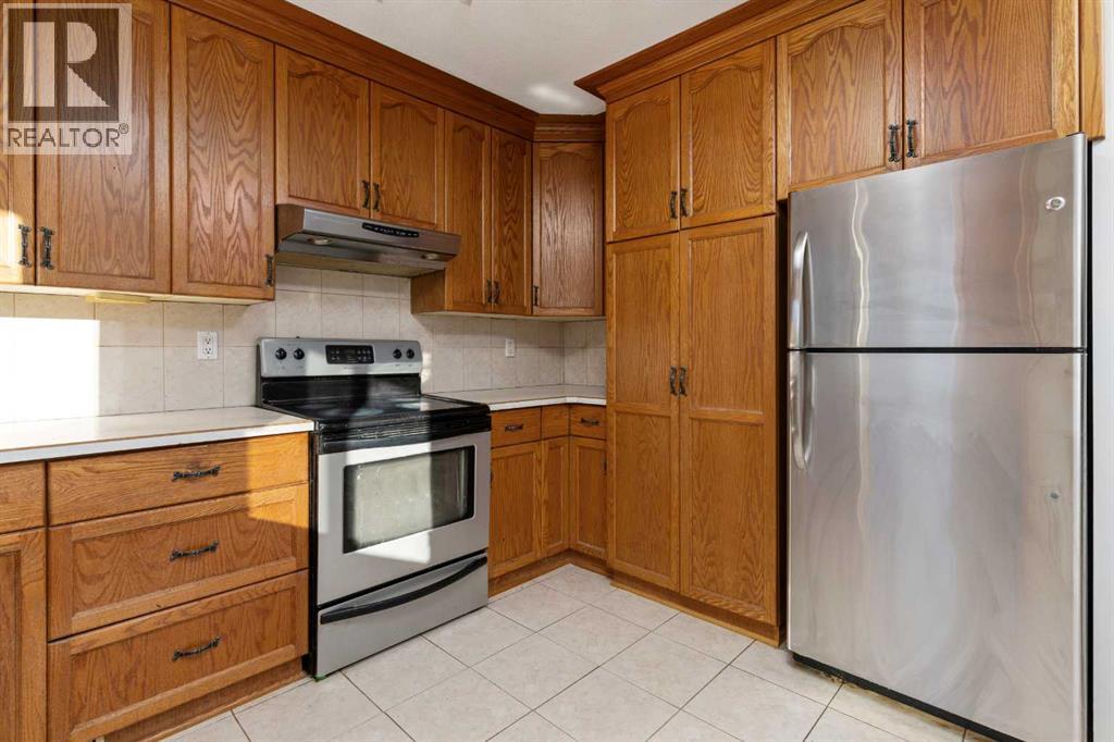 31 Montrose Avenue, Camrose, Alberta  T4V 2L6 - Photo 5 - A2308269
