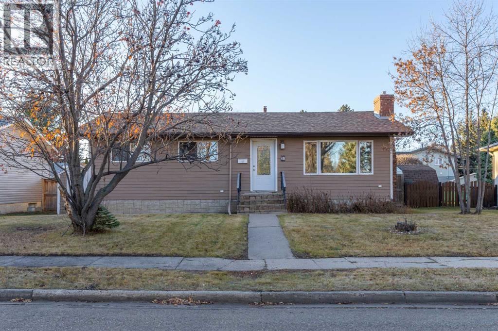 31 Montrose Avenue, Camrose, Alberta  T4V 2L6 - Photo 1 - A2308269