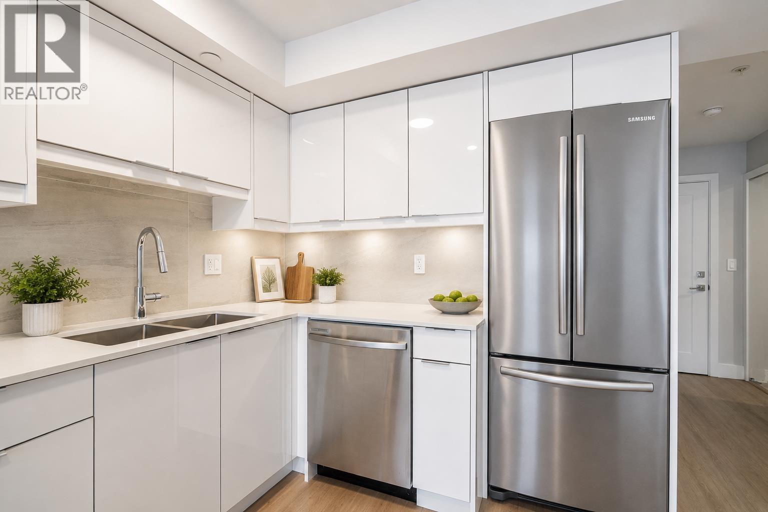 206 3050 Kingsway, Vancouver, British Columbia  V5R 5J7 - Photo 6 - R3122290