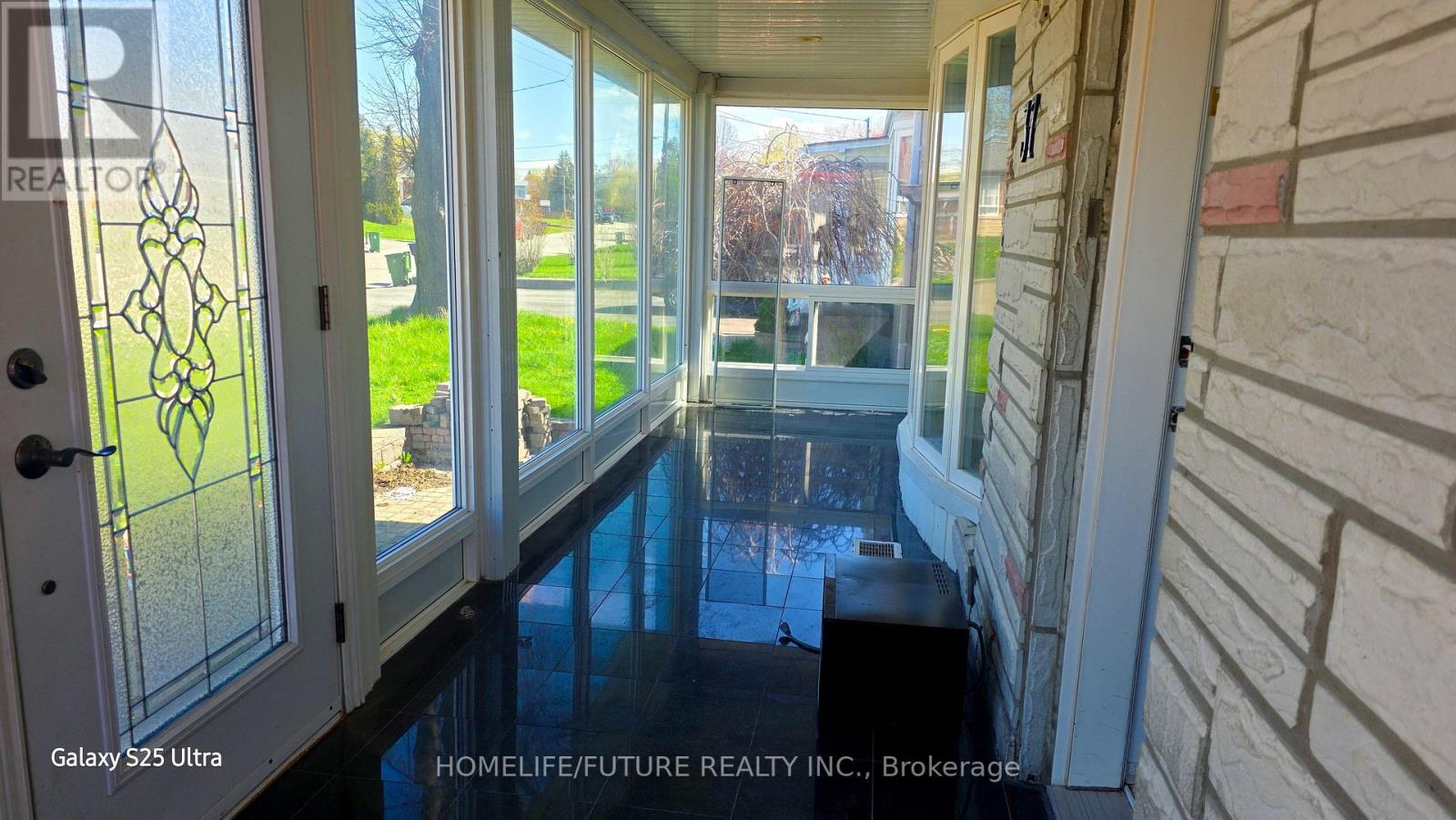 Upper - 37 Miramar Crescent, Toronto, Ontario  M1J 1R3 - Photo 2 - E13116638