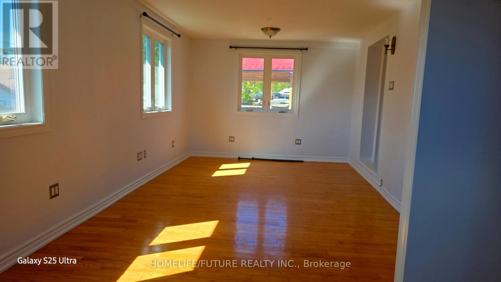Upper - 37 Miramar Crescent, Toronto, Ontario  M1J 1R3 - Photo 6 - E13116638