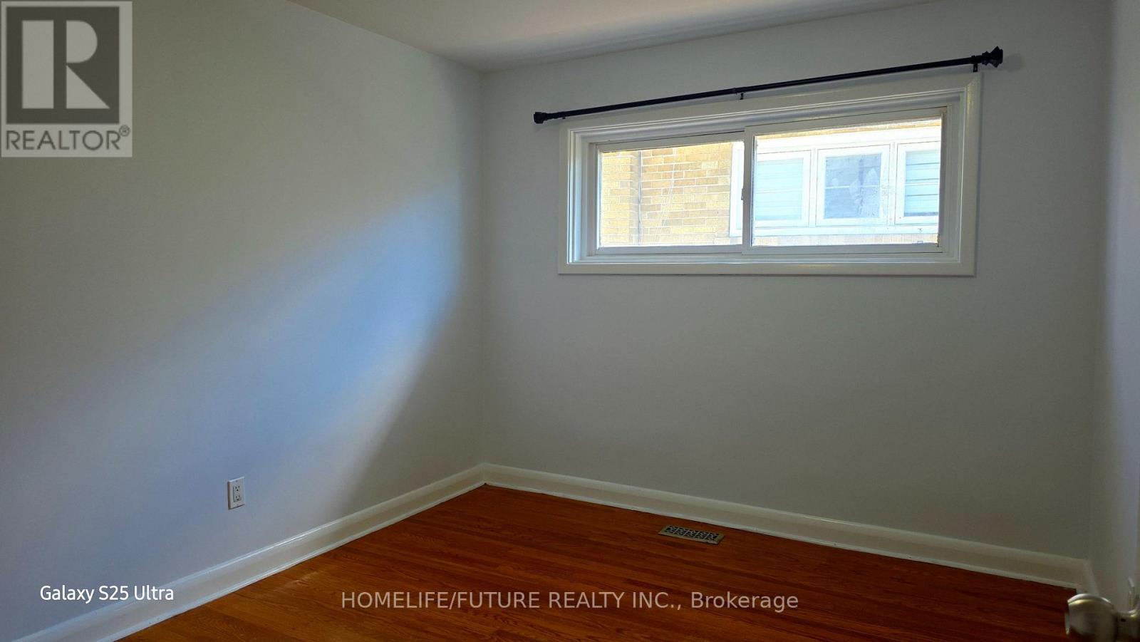 Upper - 37 Miramar Crescent, Toronto, Ontario  M1J 1R3 - Photo 9 - E13116638