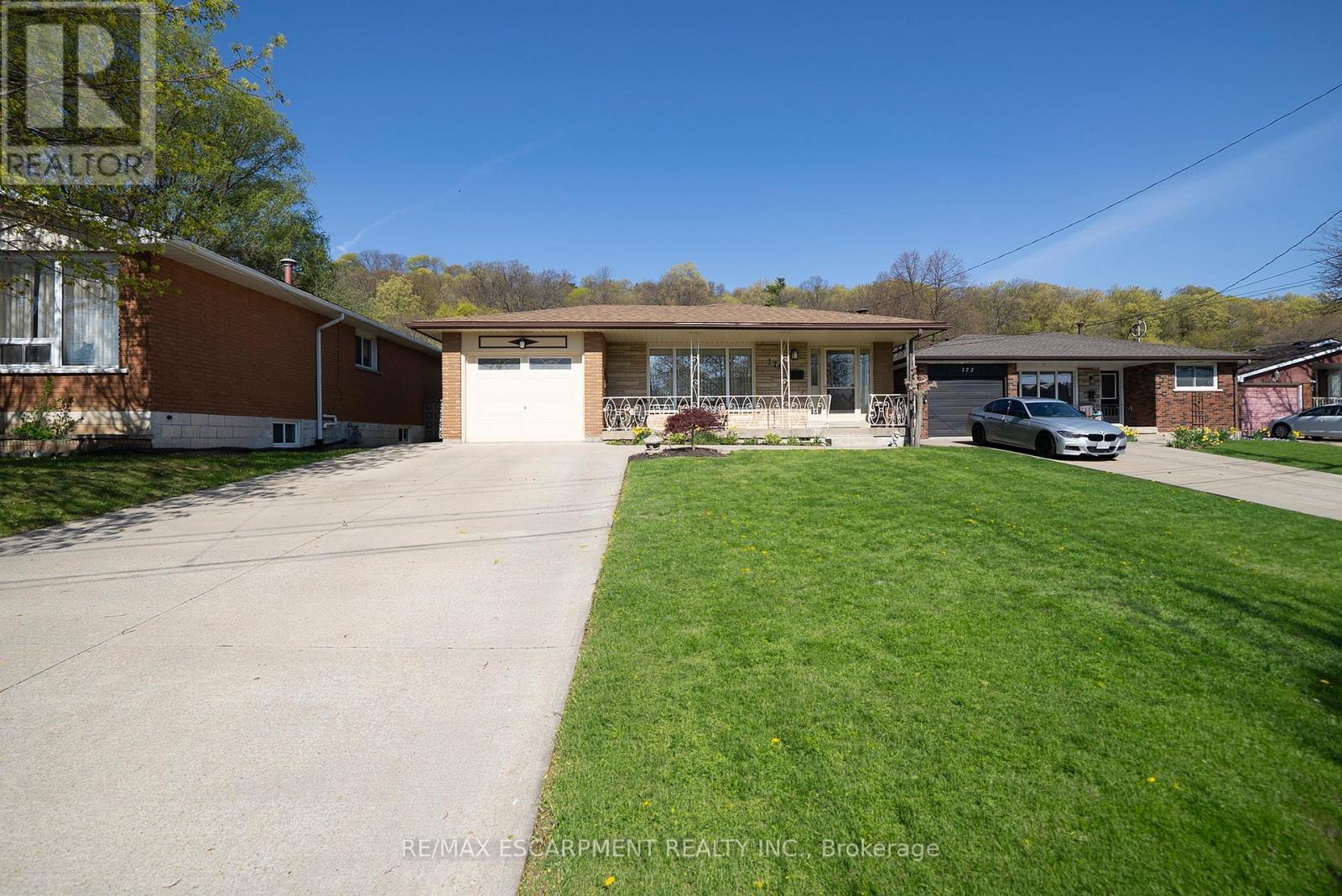 176 Kimberly Drive, Hamilton, Ontario  L8K 4L1 - Photo 2 - X13082630