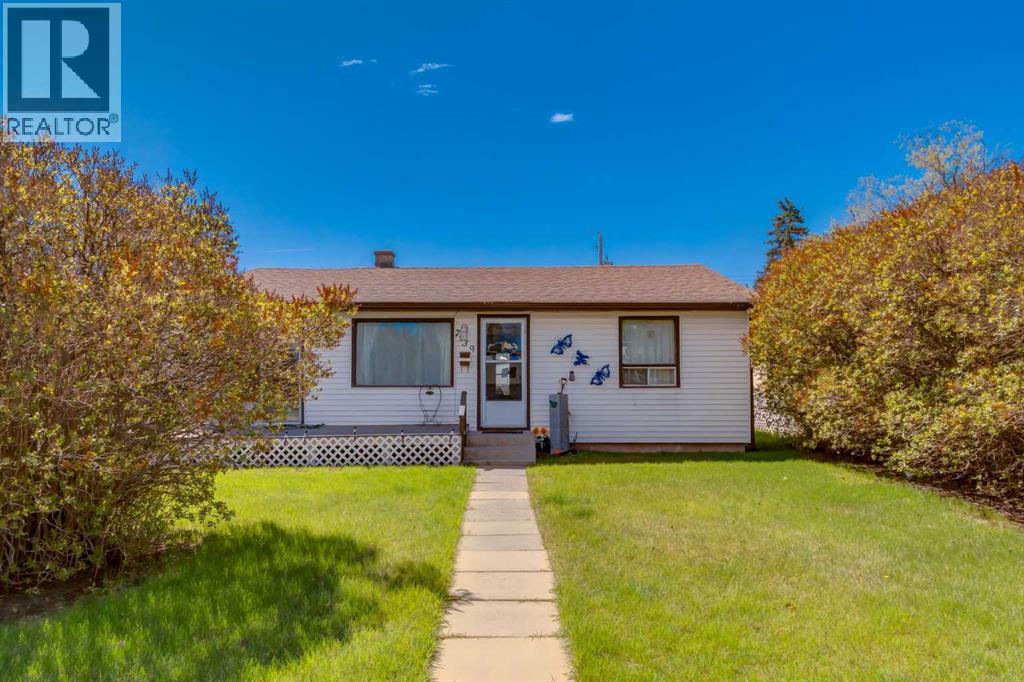 7939 47 Avenue Nw, Calgary, Alberta  T3B 1Z3 - Photo 5 - A2310380