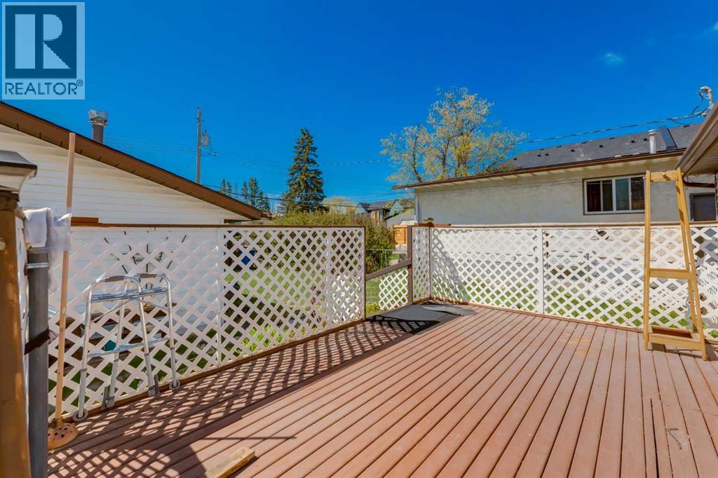 7939 47 Avenue Nw, Calgary, Alberta  T3B 1Z3 - Photo 7 - A2310380