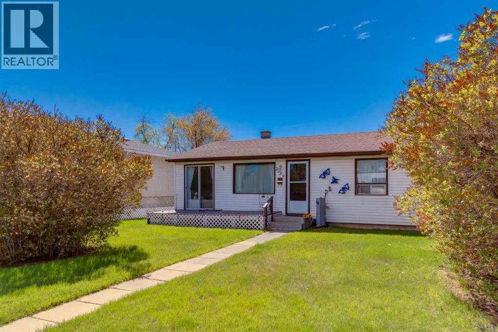 7939 47 Avenue Nw, Calgary, Alberta  T3B 1Z3 - Photo 6 - A2310380