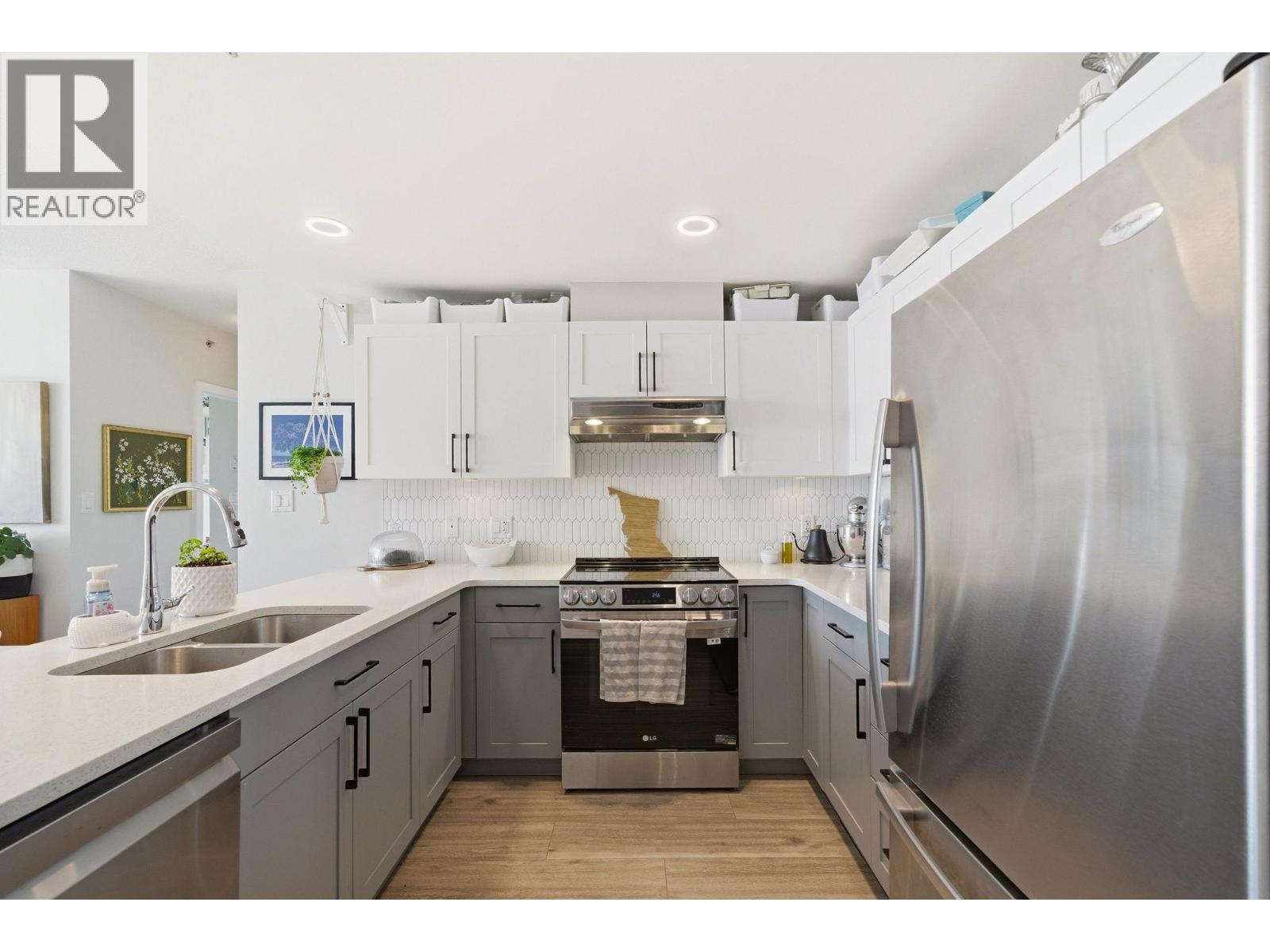 1202 14 Begbie Street, New Westminster, British Columbia  V3M 0C4 - Photo 2 - R3122866