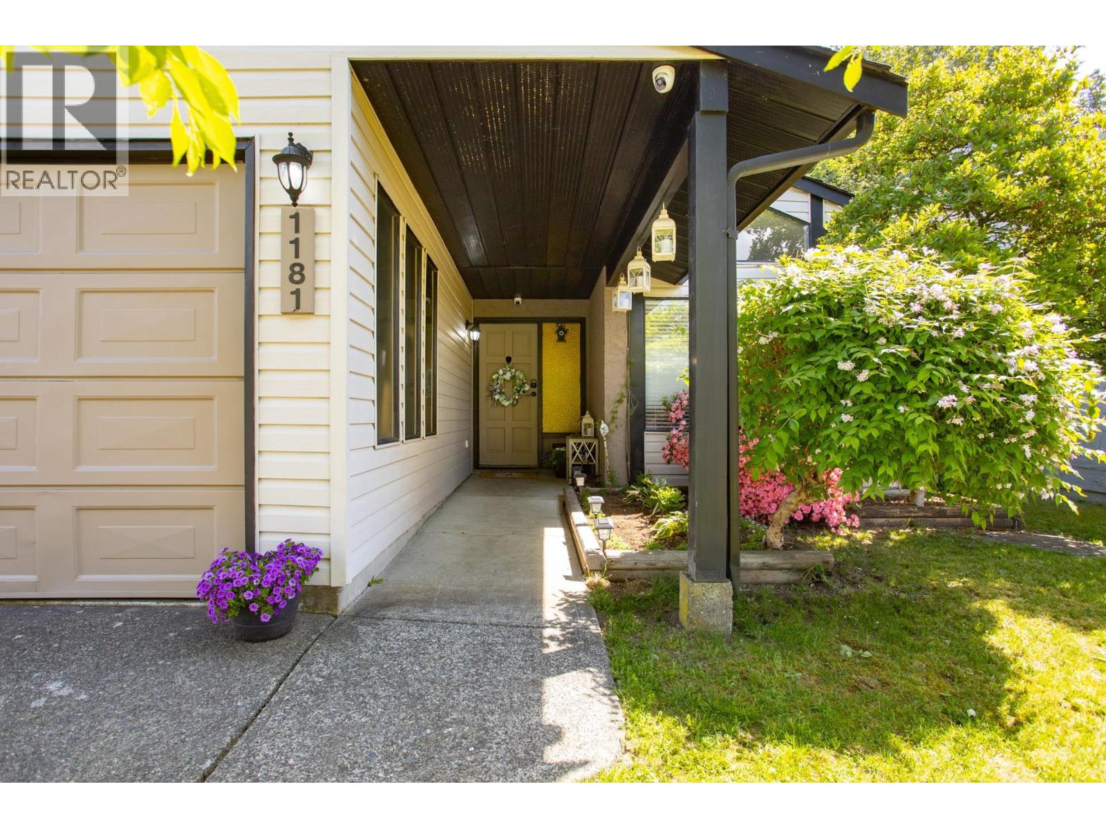 1181 Esperanza Drive, Coquitlam, British Columbia  V3B 6A6 - Photo 3 - R3122234