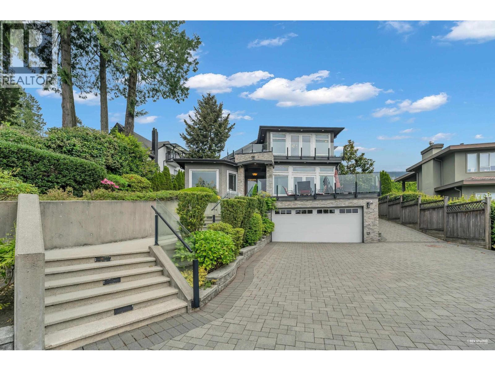 2567 Lawson Avenue, West Vancouver, British Columbia  V7V 2G1 - Photo 2 - R3122830