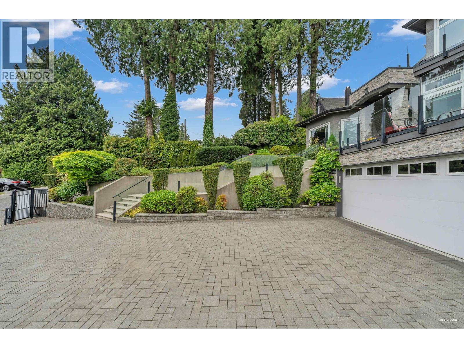 2567 Lawson Avenue, West Vancouver, British Columbia  V7V 2G1 - Photo 3 - R3122830