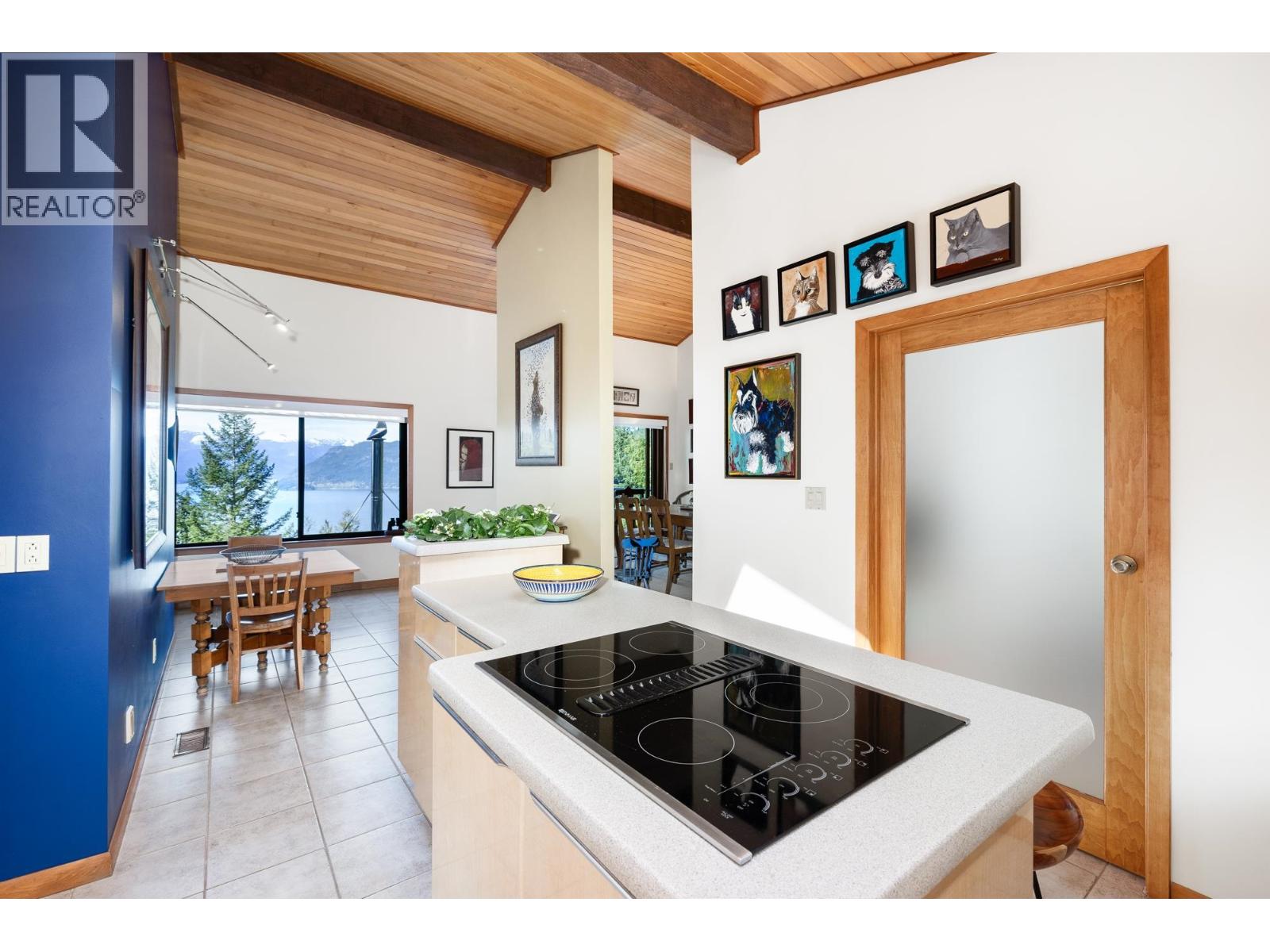 120 Mountain Drive, Lions Bay, British Columbia  V0N 2E0 - Photo 13 - R3122876