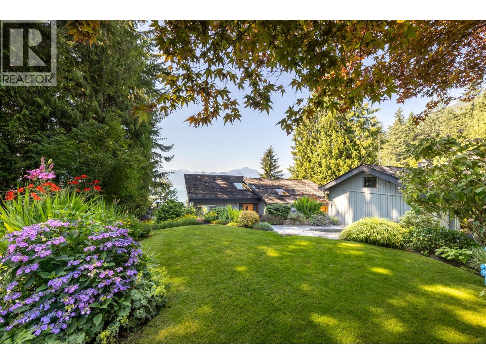 120 Mountain Drive, Lions Bay, British Columbia  V0N 2E0 - Photo 34 - R3122876