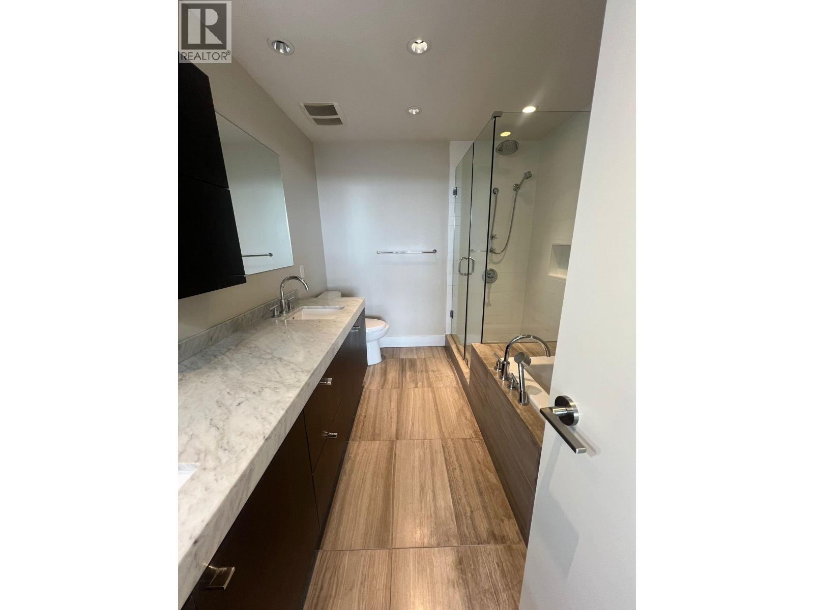 202 866 Arthur Erickson Place, West Vancouver, British Columbia  V7T 0B2 - Photo 5 - R3120416