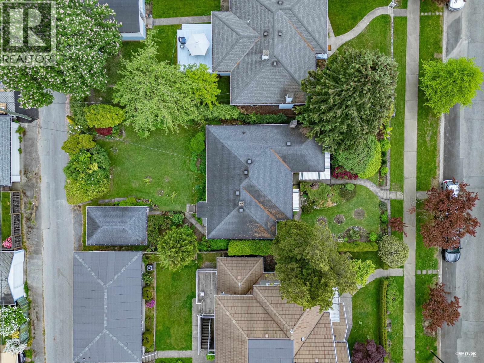 2245 W 22nd Avenue, Vancouver, British Columbia  V6L 1L6 - Photo 3 - R3121617