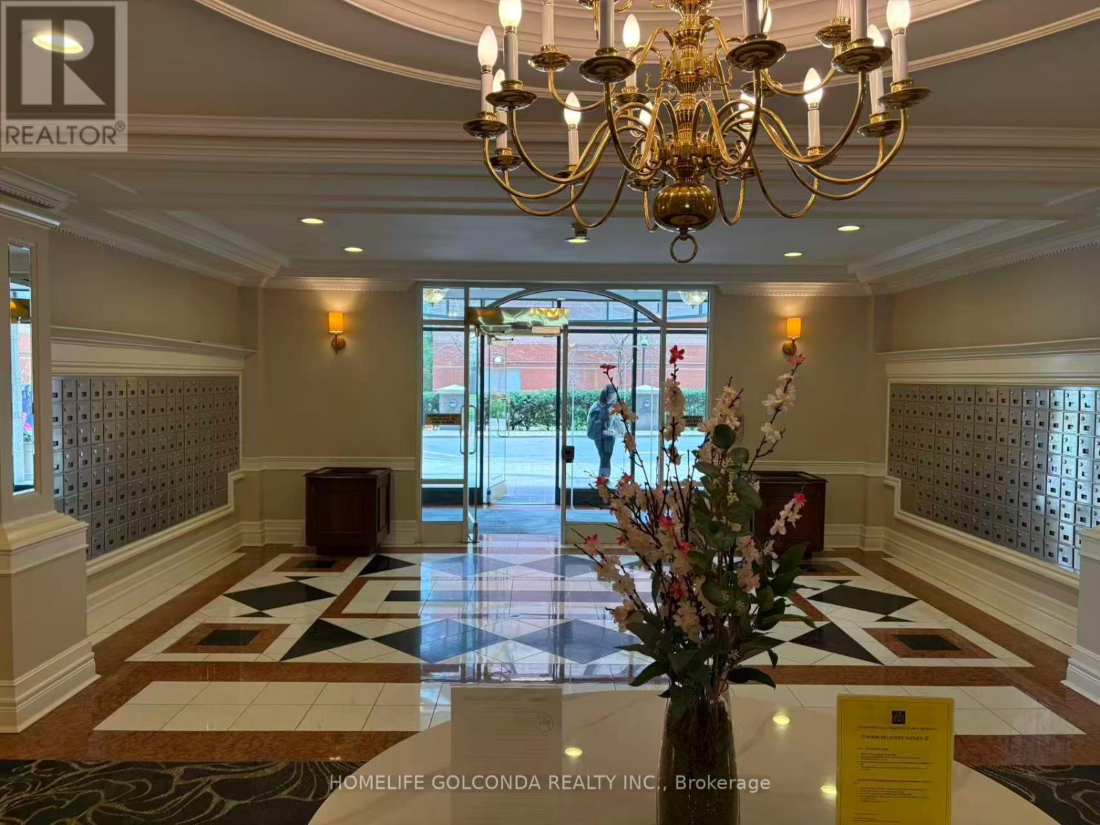 201 - 889 Bay Street, Toronto, Ontario  M5S 3K5 - Photo 2 - C13119284