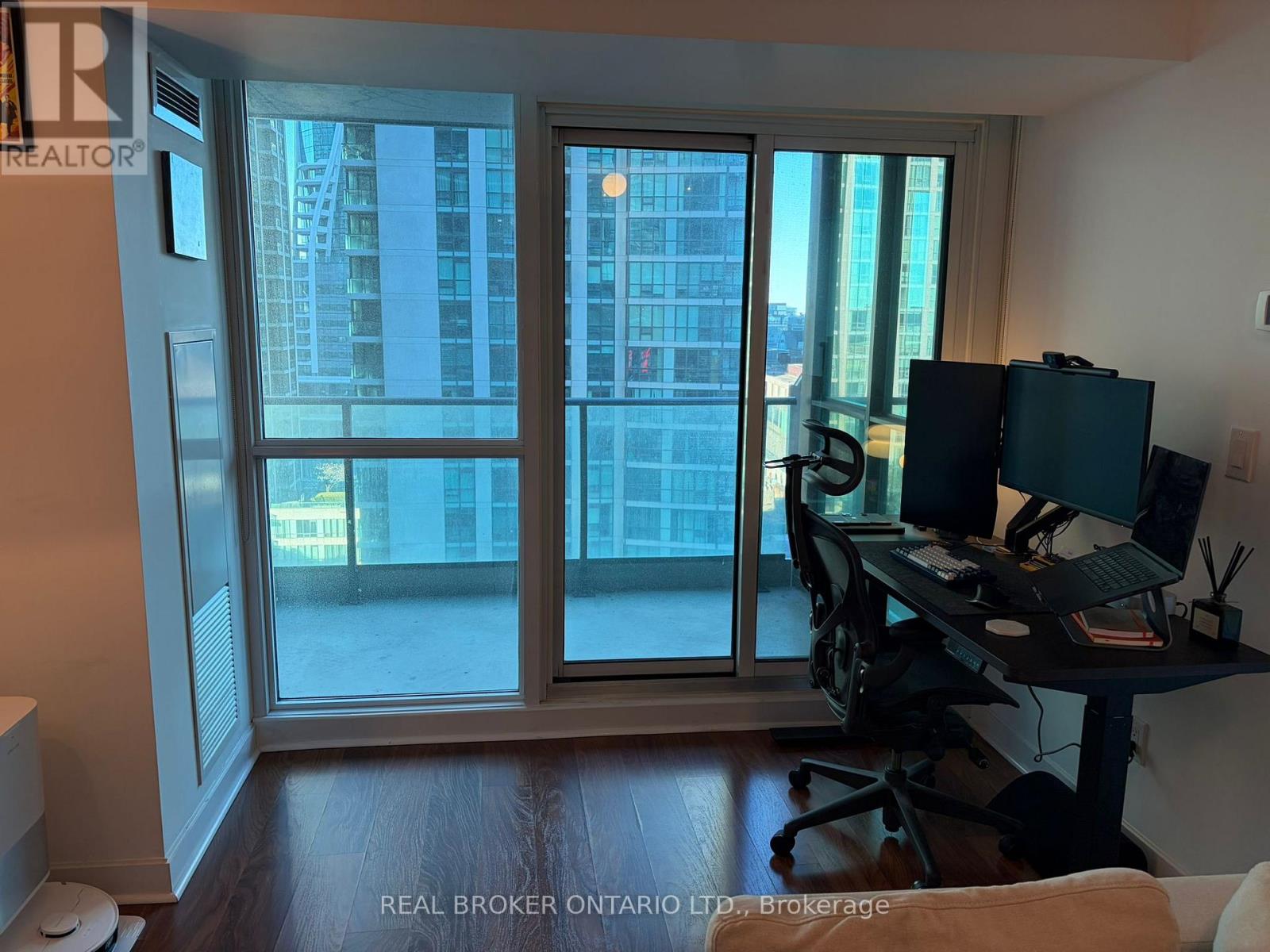 1307 - 33 Bay Street, Toronto, Ontario  M5J 2Z3 - Photo 5 - C13119326