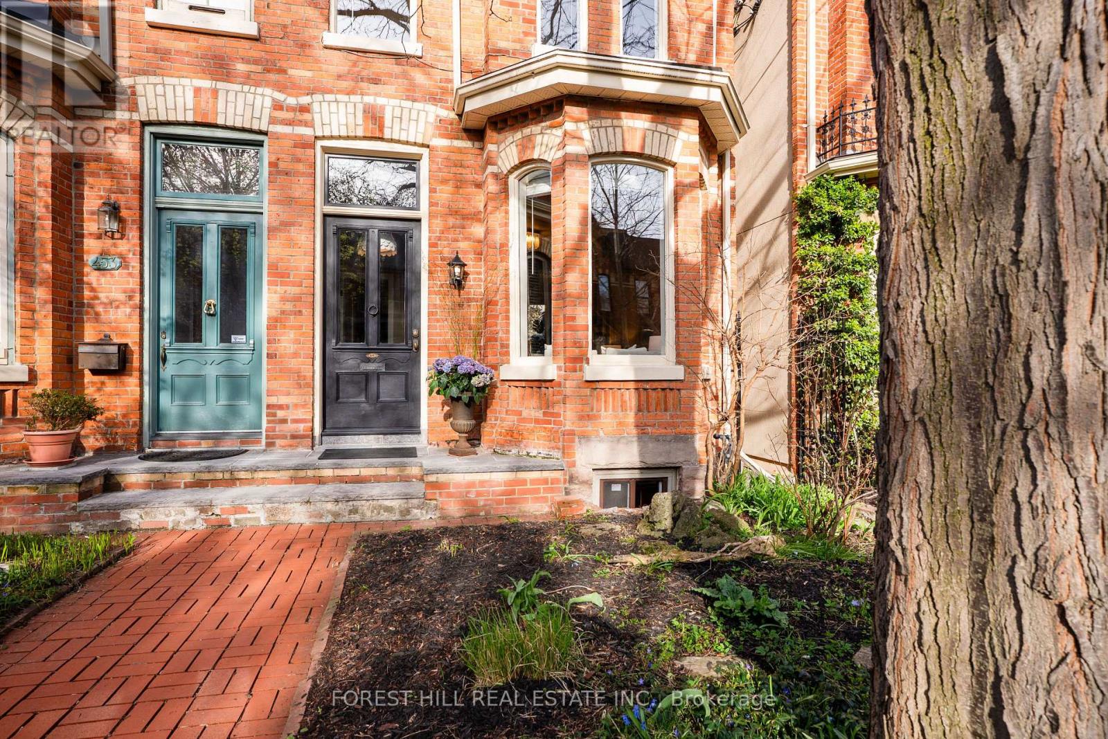 451 Sackville Street, Toronto, Ontario  M4X 1T3 - Photo 3 - C13119338