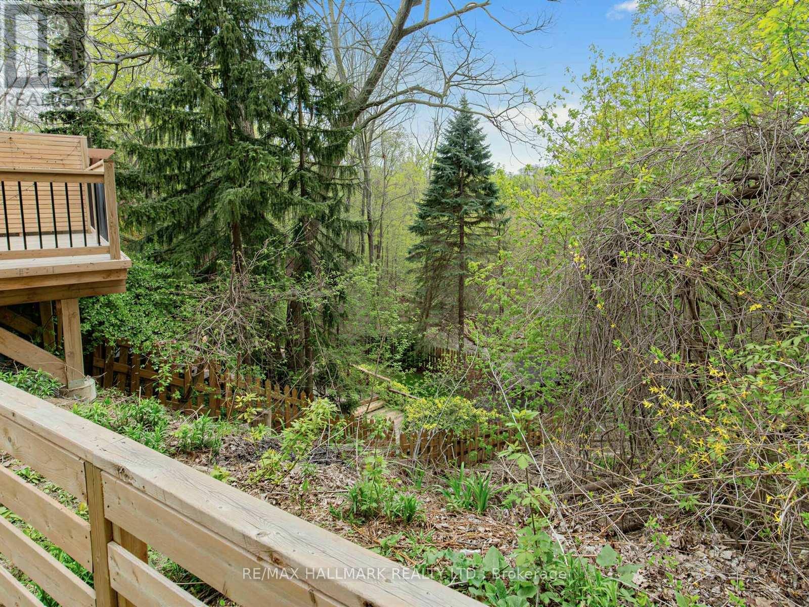 1 Ferncliff Court, Toronto, Ontario  M4B 2M3 - Photo 33 - E13119344