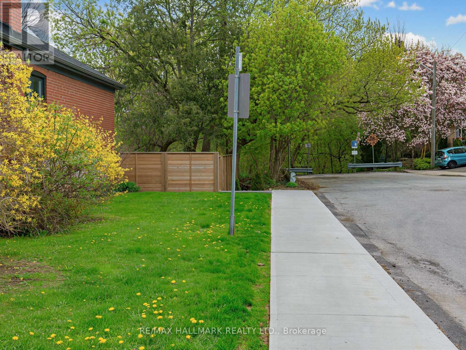 1 Ferncliff Court, Toronto, Ontario  M4B 2M3 - Photo 35 - E13119344