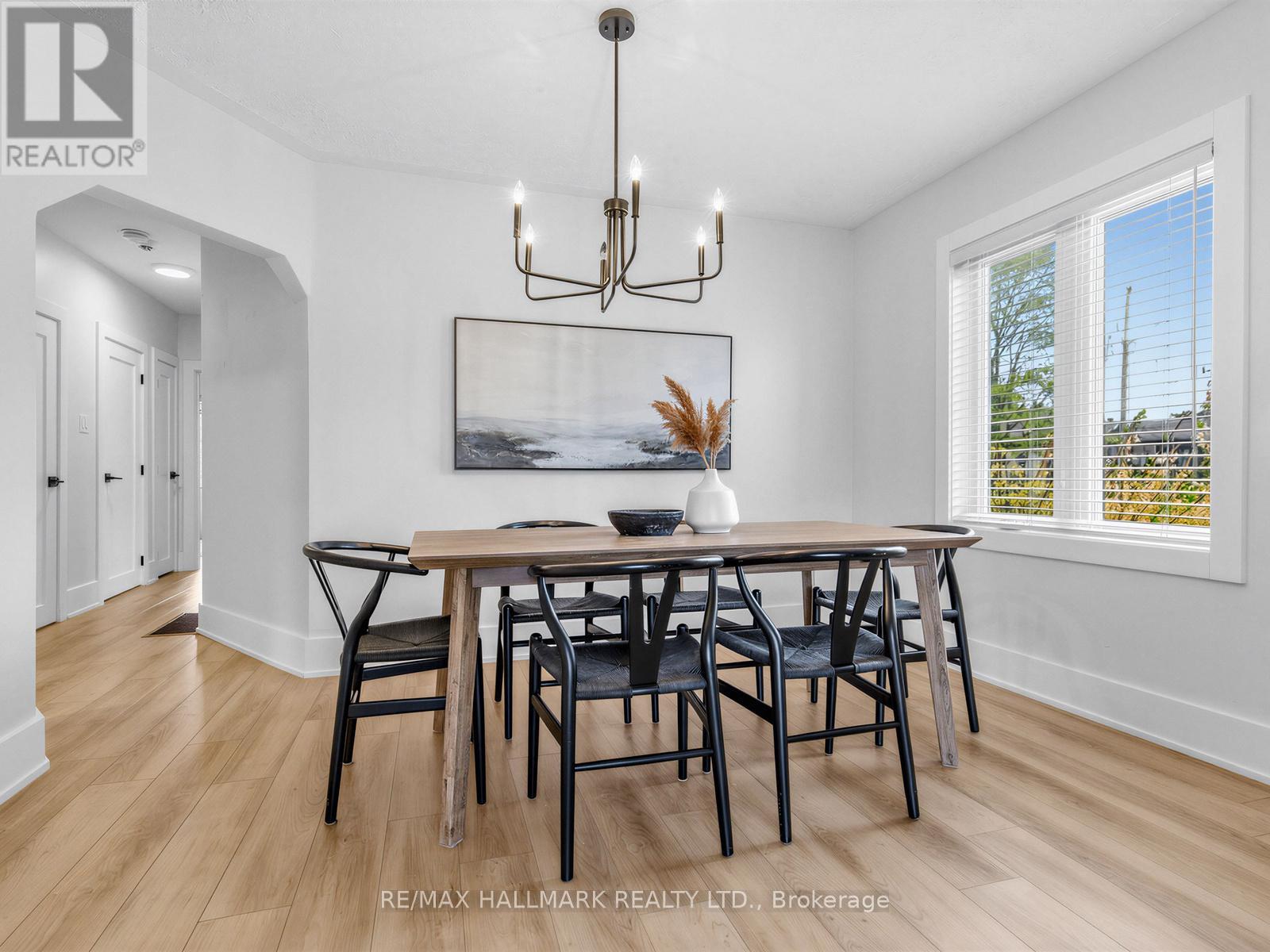1 Ferncliff Court, Toronto, Ontario  M4B 2M3 - Photo 7 - E13119344