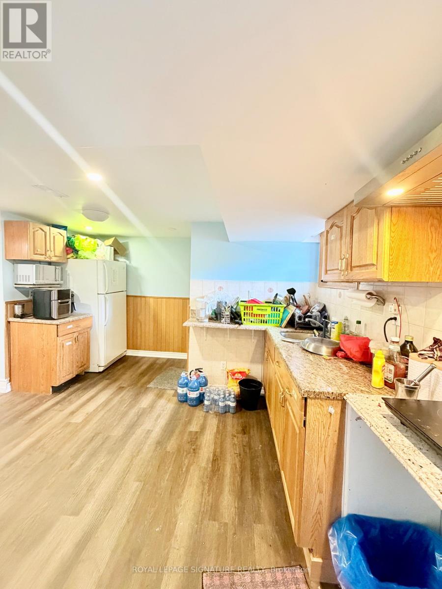 169 Mcgill Street, Mississauga, Ontario  L5A 1V1 - Photo 10 - W13108390
