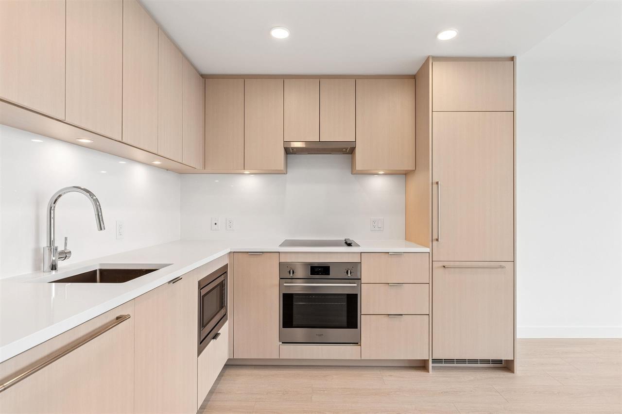 1001 13675 107a Avenue, Surrey, British Columbia  V3T 0X2 - Photo 2 - R3122908