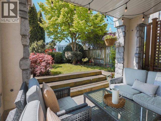 104 365 E 1ST STREET, North Vancouver, British Columbia