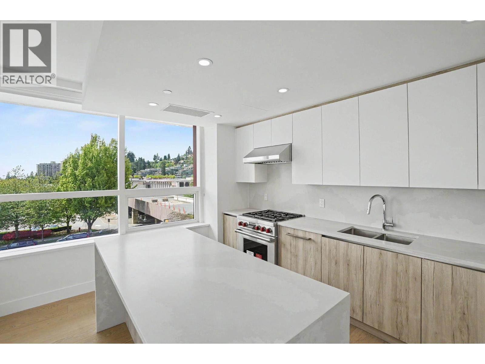 414 423 6th Street, West Vancouver, British Columbia  V7T 0A1 - Photo 4 - R3121992