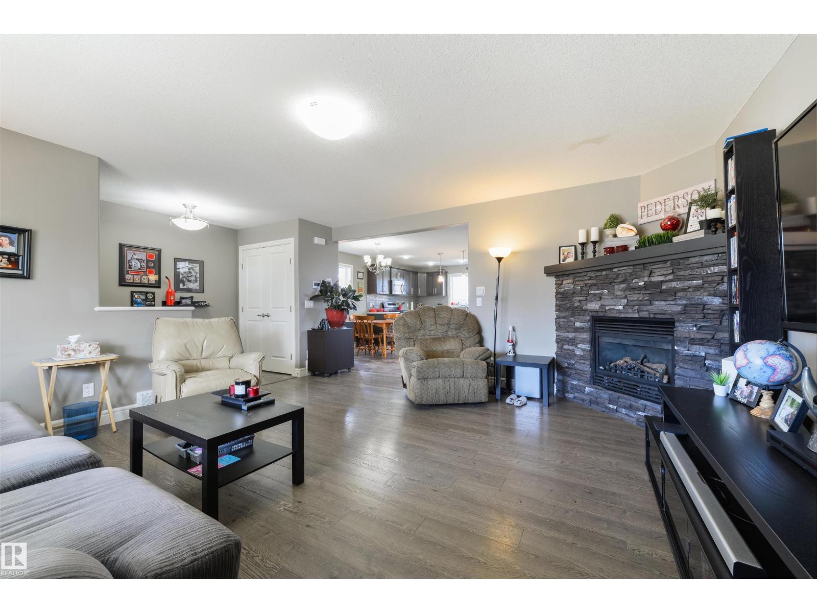 102 Kirpatrick Bn, Leduc, Alberta  T9E 0W3 - Photo 6 - E4487263
