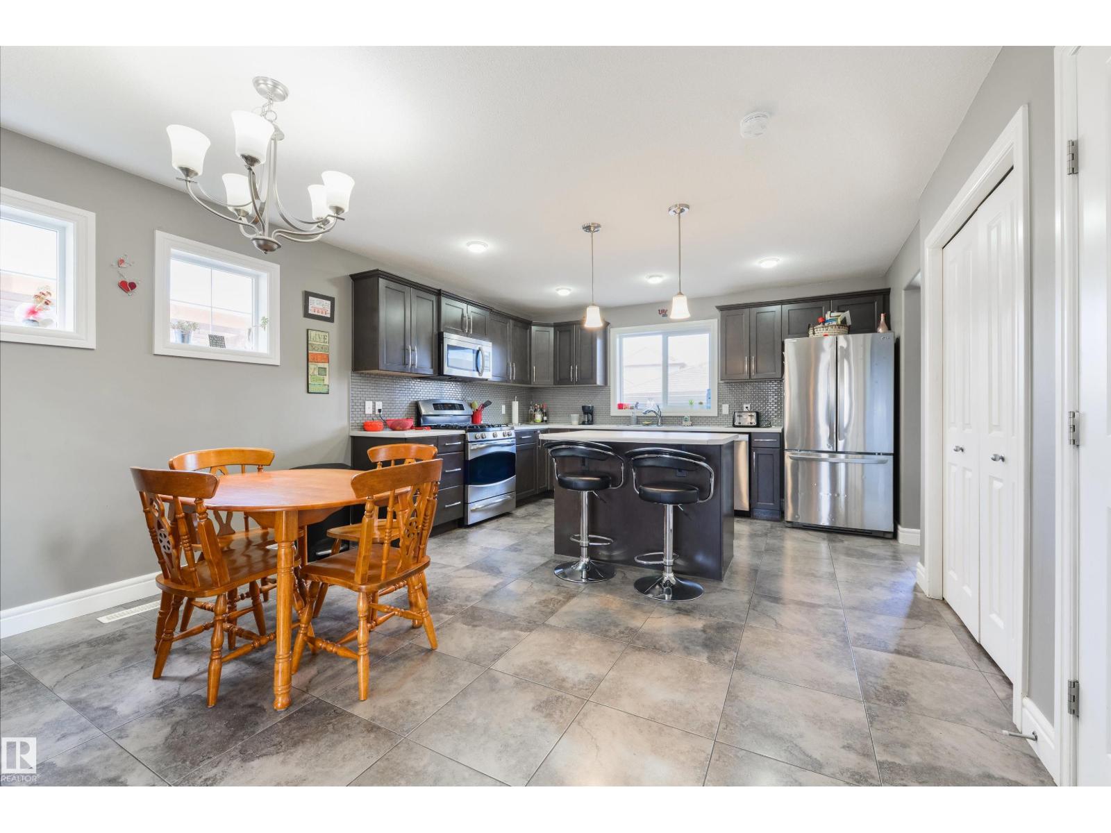 102 Kirpatrick Bn, Leduc, Alberta  T9E 0W3 - Photo 8 - E4487263