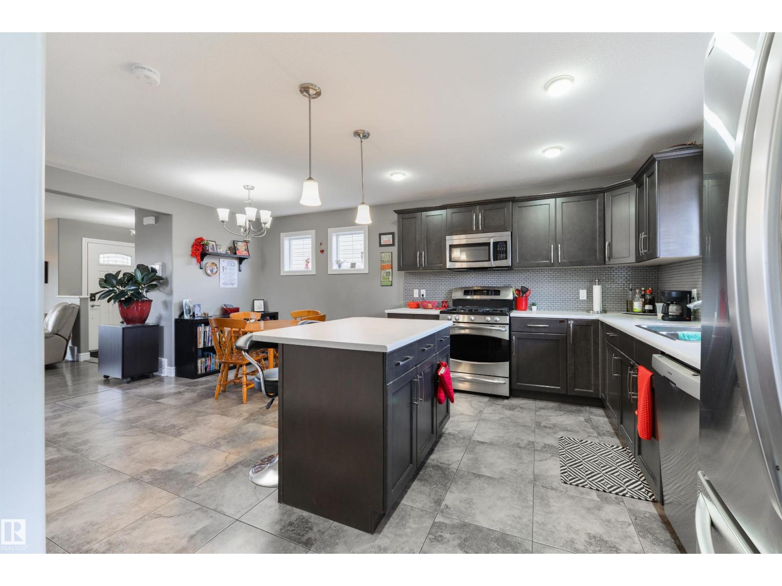 102 Kirpatrick Bn, Leduc, Alberta  T9E 0W3 - Photo 10 - E4487263