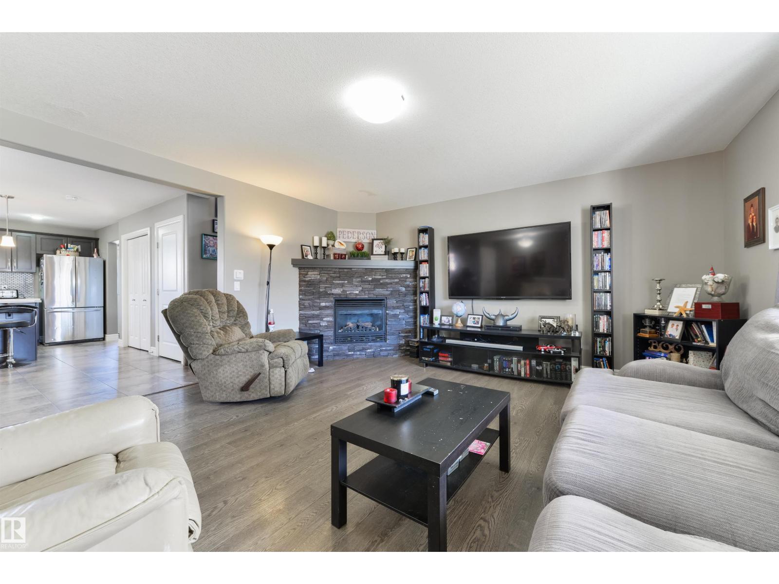 102 Kirpatrick Bn, Leduc, Alberta  T9E 0W3 - Photo 5 - E4487263