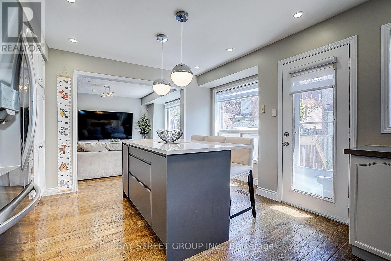 1356 Ridgebank Drive, Oakville, Ontario  L6M 4A6 - Photo 12 - W13119298