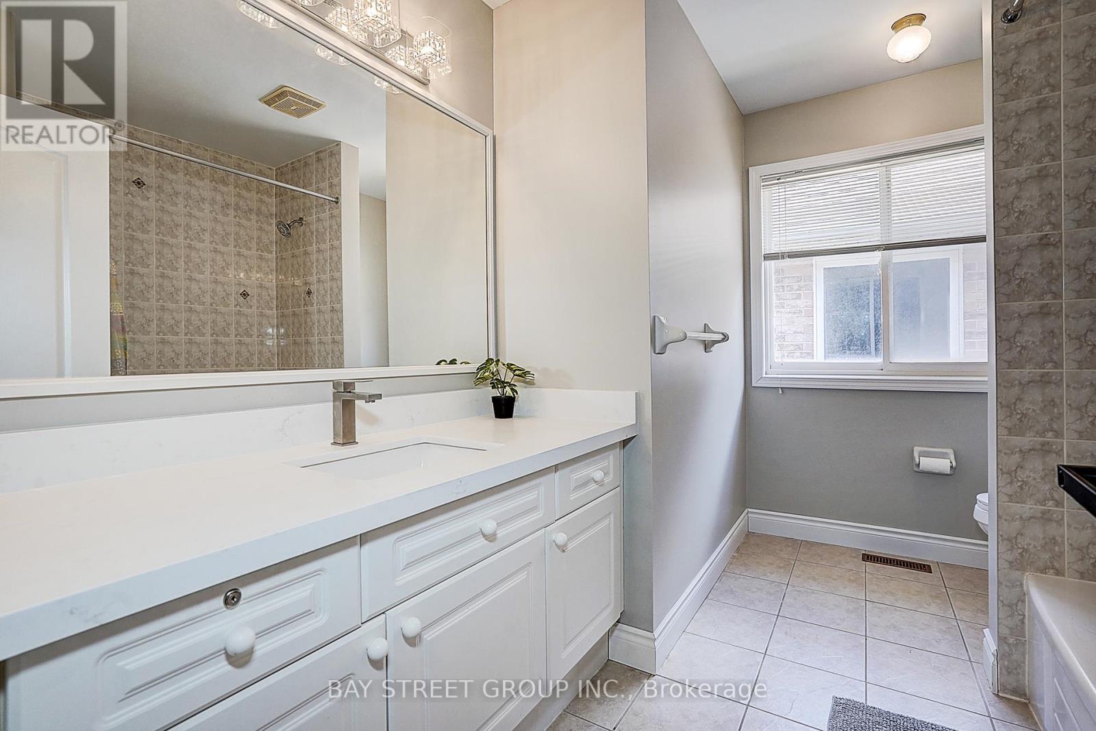 1356 Ridgebank Drive, Oakville, Ontario  L6M 4A6 - Photo 34 - W13119298