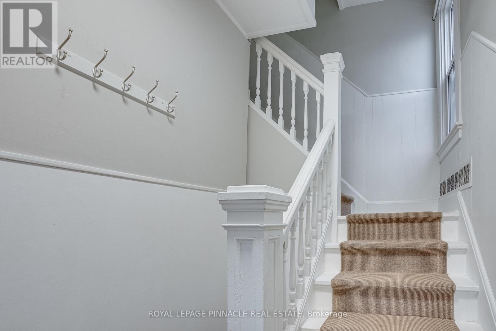128 Geneva Street, St. Catharines, Ontario  L2R 4N6 - Photo 10 - X13119300