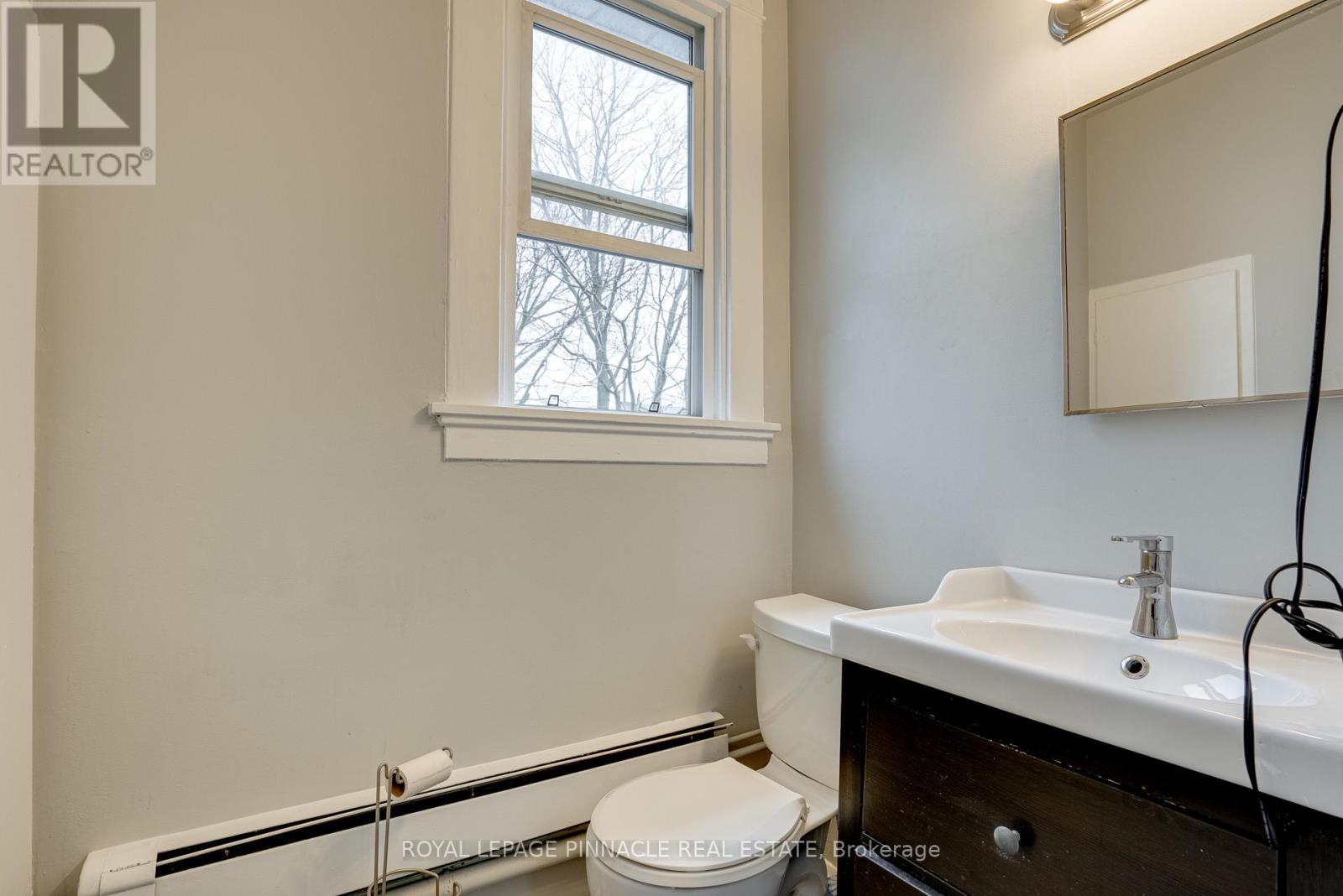 128 Geneva Street, St. Catharines, Ontario  L2R 4N6 - Photo 15 - X13119300