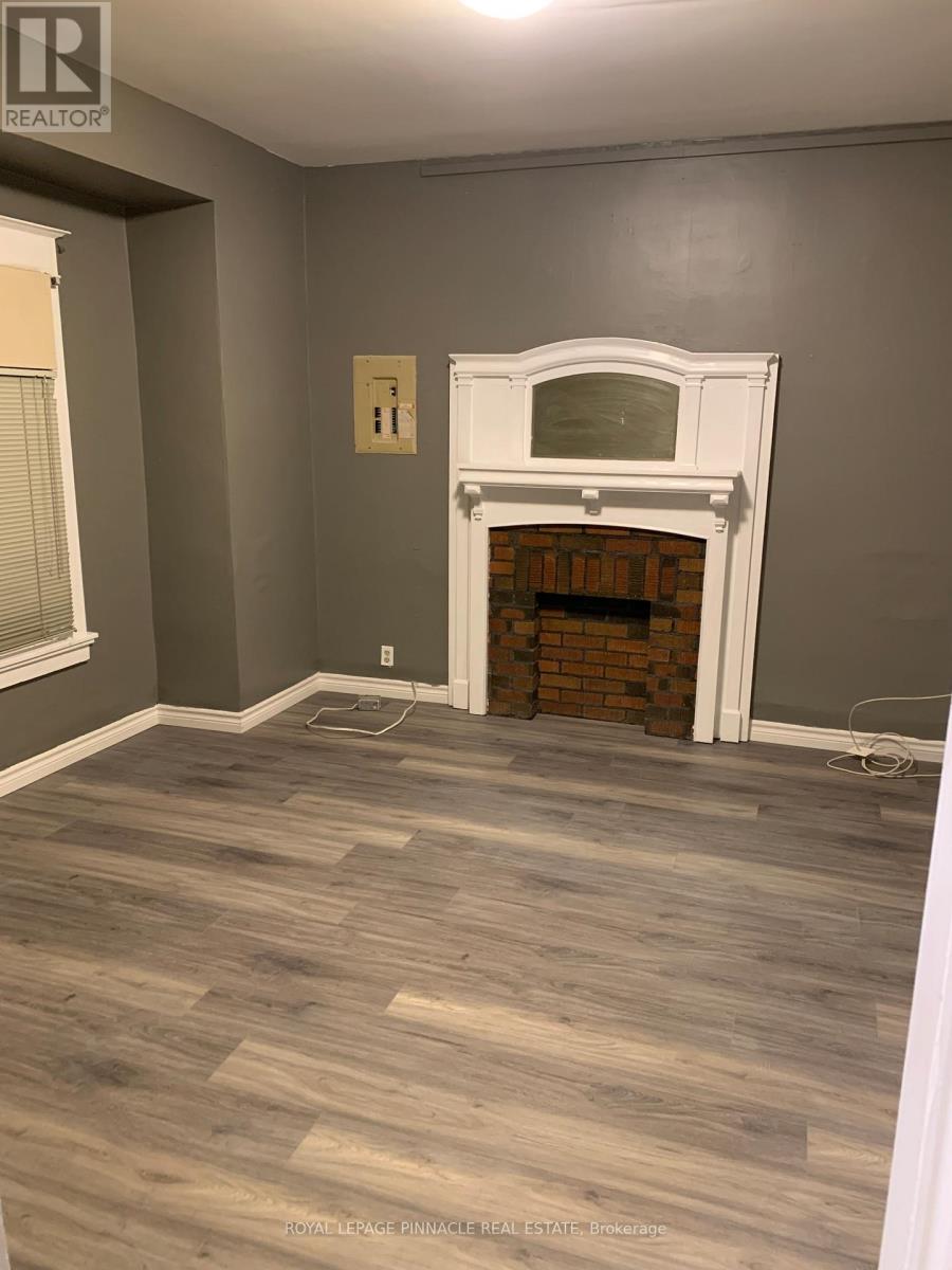 128 Geneva Street, St. Catharines, Ontario  L2R 4N6 - Photo 5 - X13119300
