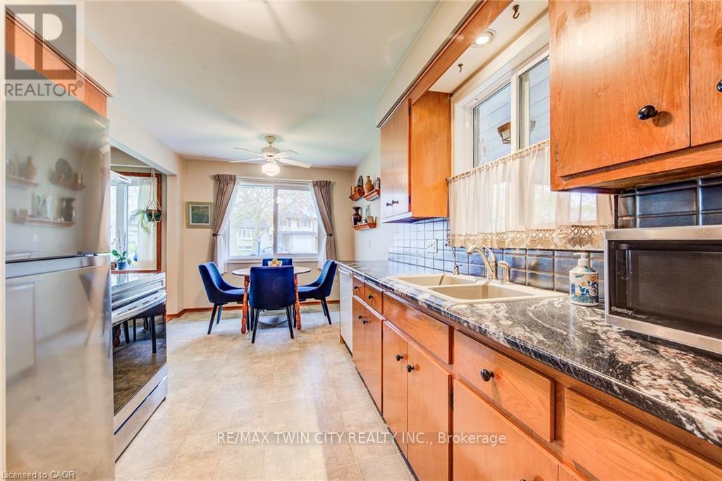 18 Queenston Crescent, Kitchener, Ontario  N2B 2V5 - Photo 12 - X13119302