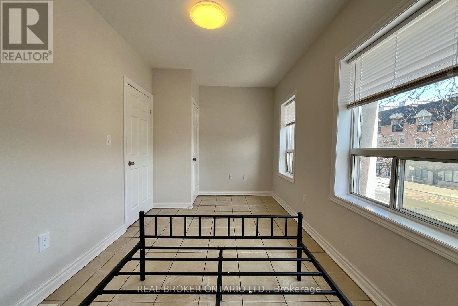 1 - 1228 Danforth Avenue, Toronto, Ontario  M4J 1M6 - Photo 5 - E13092066