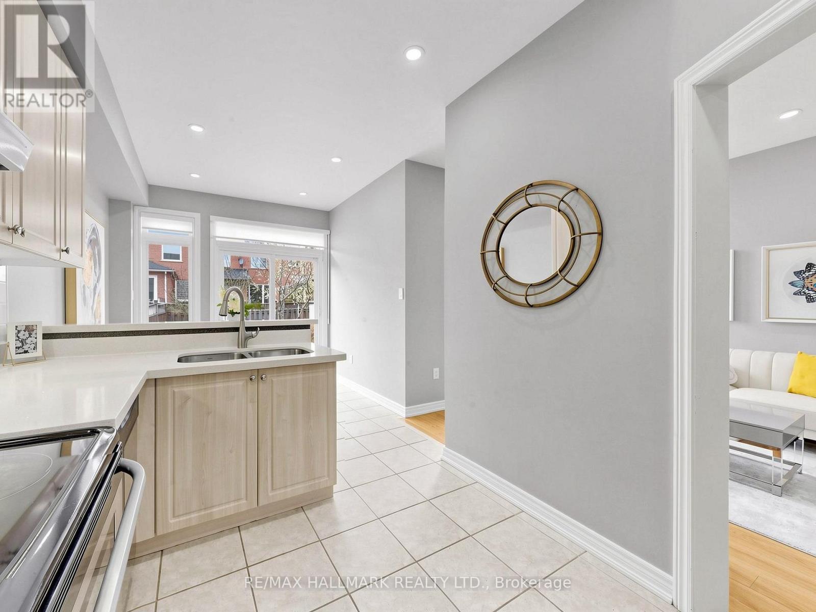 44 Venture Avenue, Richmond Hill, Ontario  L4S 2R4 - Photo 14 - N13112406
